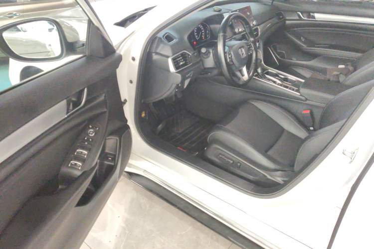 Used Honda Accord 2018 260TURBO Elite Edition China VI Driver Seat