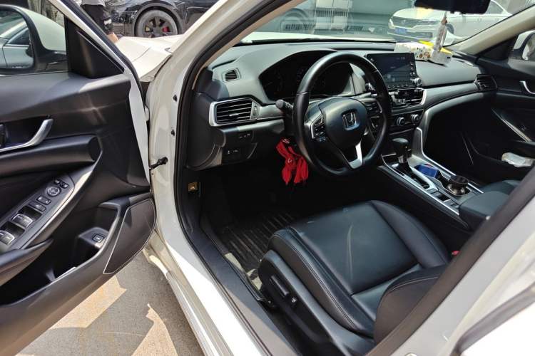 Used Honda Accord 2018 260TURBO Elite Edition China VI Driver Seat