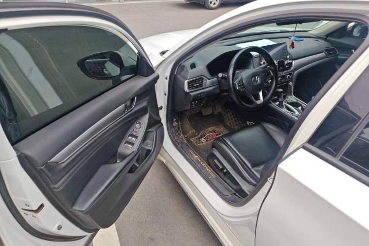 Used Honda Accord 2018 260TURBO Luxury Edition China VI Driver Seat