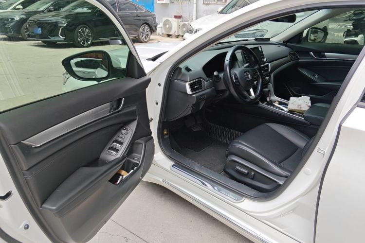 Used Honda Accord 2018 260TURBO Elite Edition China VI Driver Seat