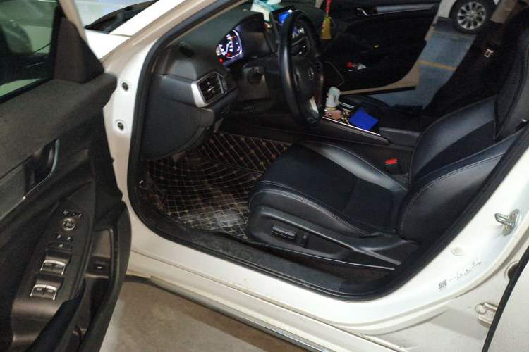 Used Honda Accord 2018 260TURBO Elite Edition China VI Driver Seat