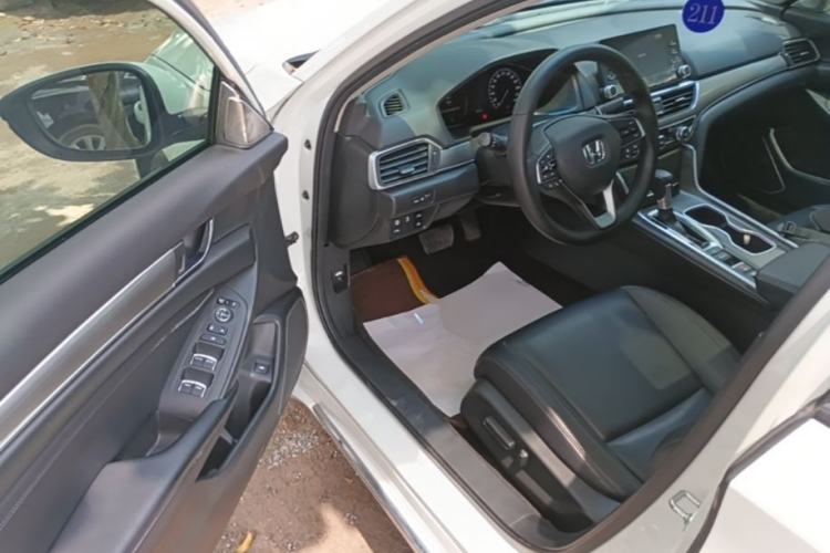 Used Honda Accord 2018 260TURBO Luxury Edition China VI Driver Seat