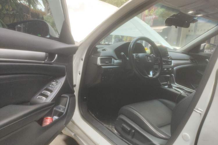 Used Honda Accord 2018 260TURBO Luxury Edition China VI Driver Seat