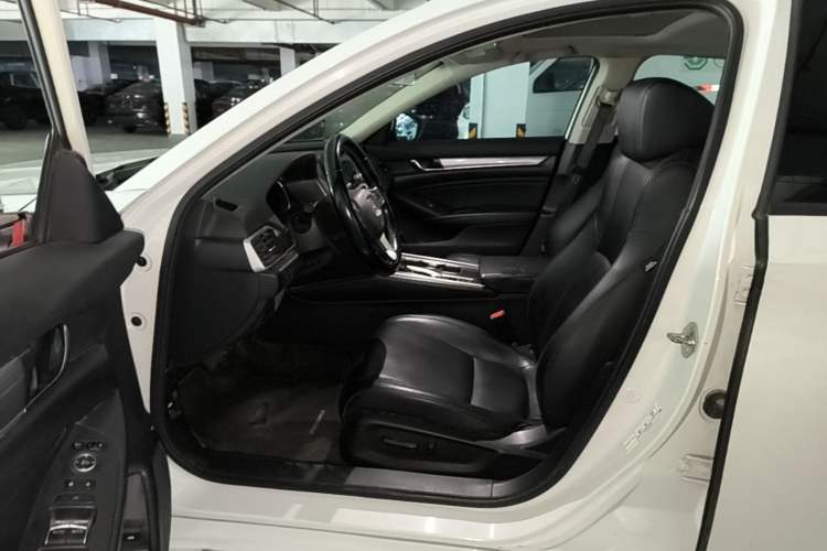 Used Honda Accord 2018 260TURBO Elite Edition China VI Driver Seat