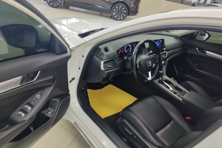 Used Honda Accord 2018 260TURBO Elite Edition China VI Driver Seat