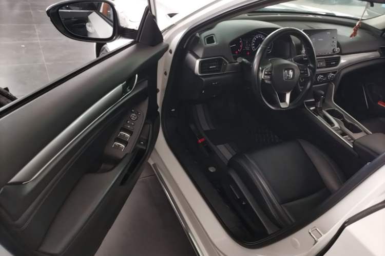 Used Honda Accord 2018 260TURBO Elite Edition China VI Driver Seat