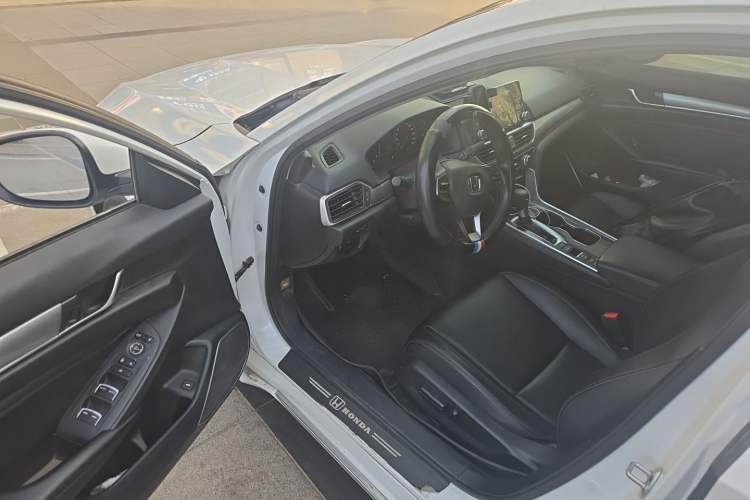 Used Honda Accord 2018 260TURBO Elite Edition China VI Driver Seat