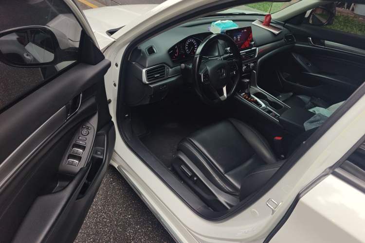 Used Honda Accord 2018 260TURBO Luxury Edition China VI Driver Seat