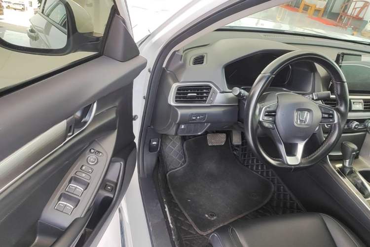Used Honda Accord 2018 260TURBO Elite Edition China VI Driver Seat
