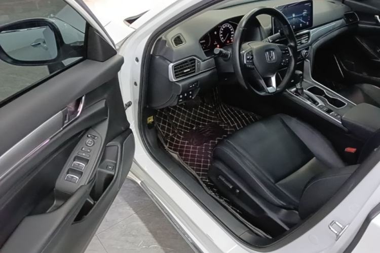 Used Honda Accord 2018 260TURBO Luxury Edition China VI Driver Seat