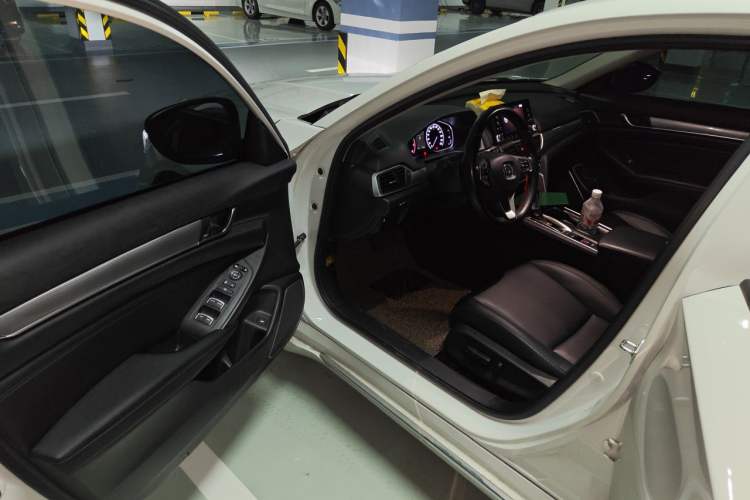 Used Honda Accord 2018 260TURBO Elite Edition China VI Driver Seat