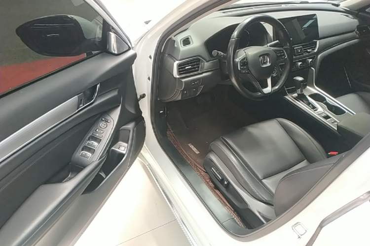 Used Honda Accord 2018 260TURBO Elite Edition China VI Driver Seat