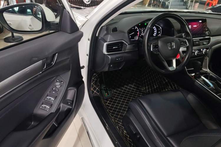 Used Honda Accord 2018 260TURBO Elite Edition China VI Driver Seat