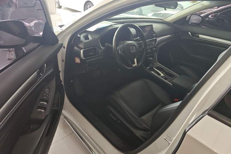 Used Honda Accord 2018 260TURBO Luxury Edition China VI Driver Seat