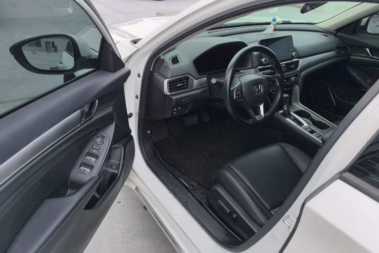 Used Honda Accord 2018 260TURBO Luxury Edition China VI Driver Seat