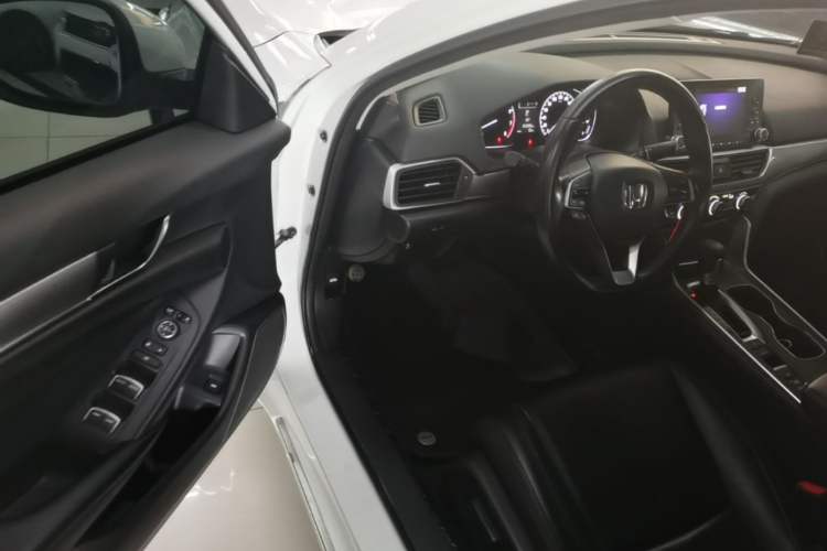 Used Honda Accord 2018 260TURBO Elite Edition China VI Driver Seat