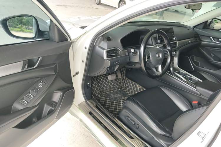Used Honda Accord 2018 260TURBO Elite Edition China VI Driver Seat