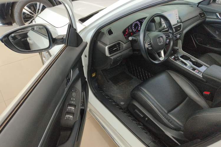 Used Honda Accord 2018 260TURBO Elite Edition China VI Driver Seat