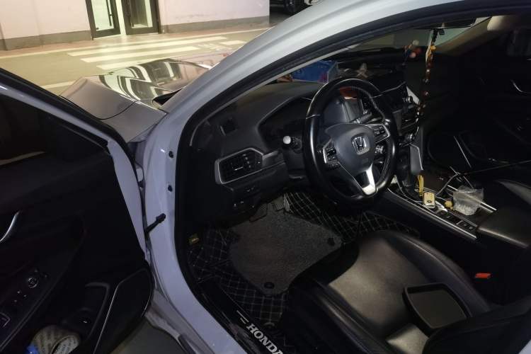 Used Honda Accord 2018 260TURBO Elite Edition China VI Driver Seat
