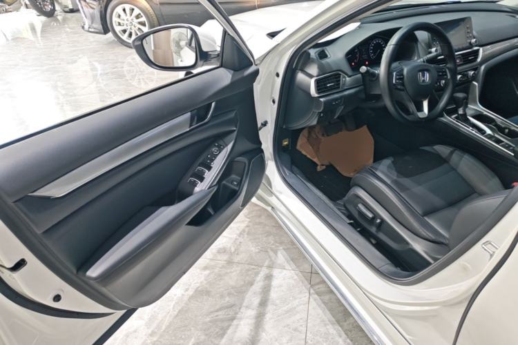 Used Honda Accord 2018 260TURBO Elite Edition China VI Driver Seat