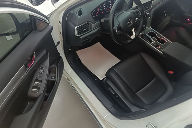 Used Honda Accord 2018 260TURBO Elite Edition China VI Driver Seat