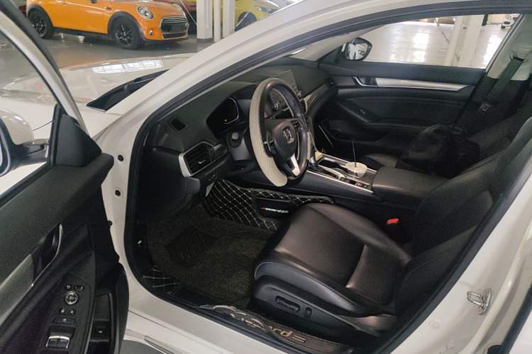 Used Honda Accord 2018 260TURBO Elite Edition China VI Driver Seat