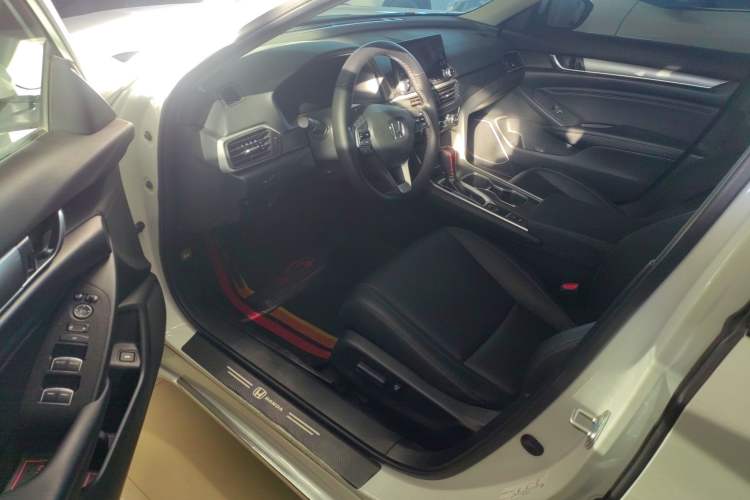 Used Honda Accord 2018 260TURBO Elite Edition China VI Driver Seat