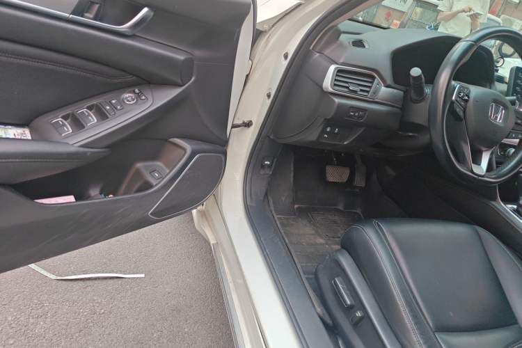 Used Honda Accord 2018 260TURBO Luxury Edition China VI Driver Seat