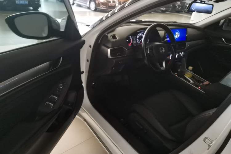 Used Honda Accord 2018 260TURBO Elite Edition China VI Driver Seat