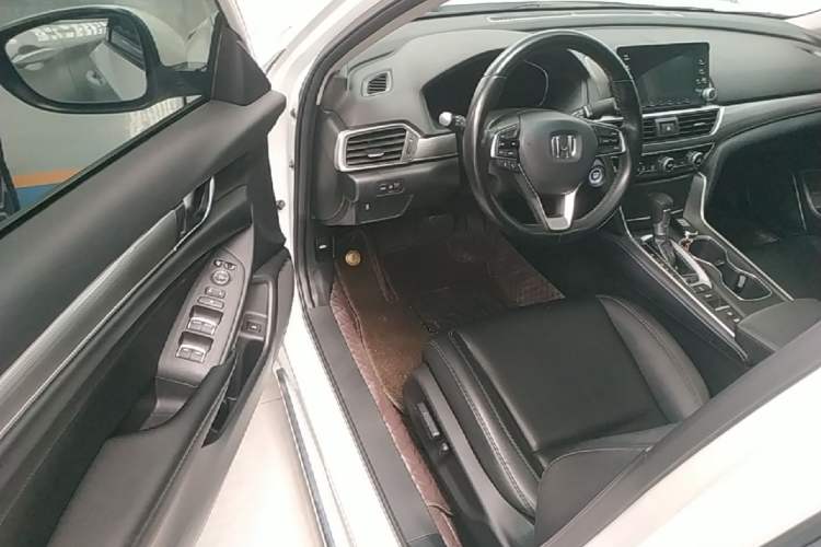 Used Honda Accord 2018 260TURBO Elite Edition China VI Driver Seat