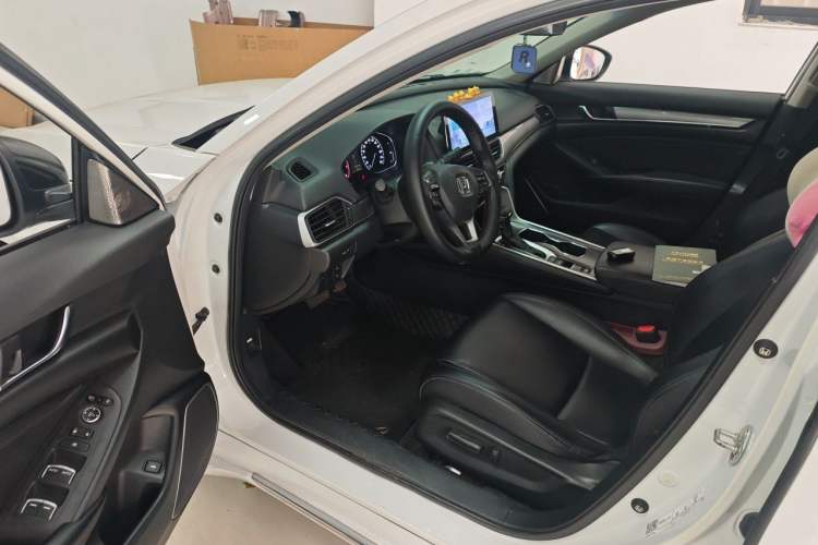 Used Honda Accord 2018 260TURBO Elite Edition China VI Driver Seat