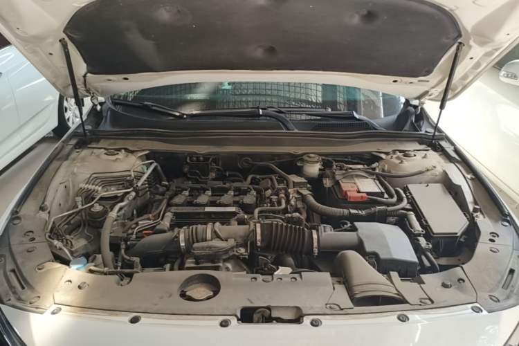 Used Honda Accord 2018 260TURBO Elite Edition China VI Engine Bay