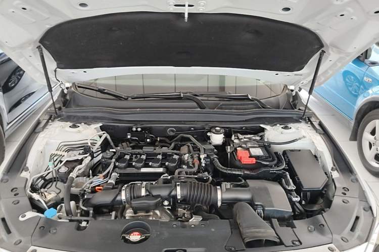 Used Honda Accord 2018 260TURBO Elite Edition China VI Engine Bay