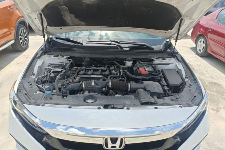 Used Honda Accord 2018 260TURBO Elite Edition China VI Engine Bay