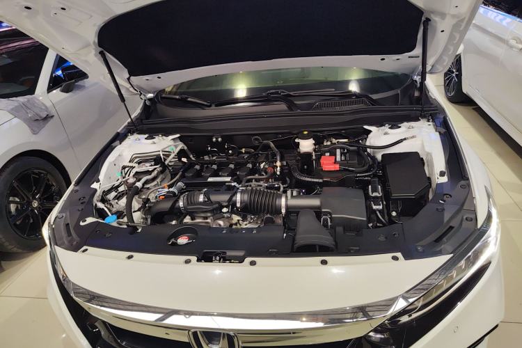 Used Honda Accord 2018 260TURBO Luxury Edition China VI Engine Bay