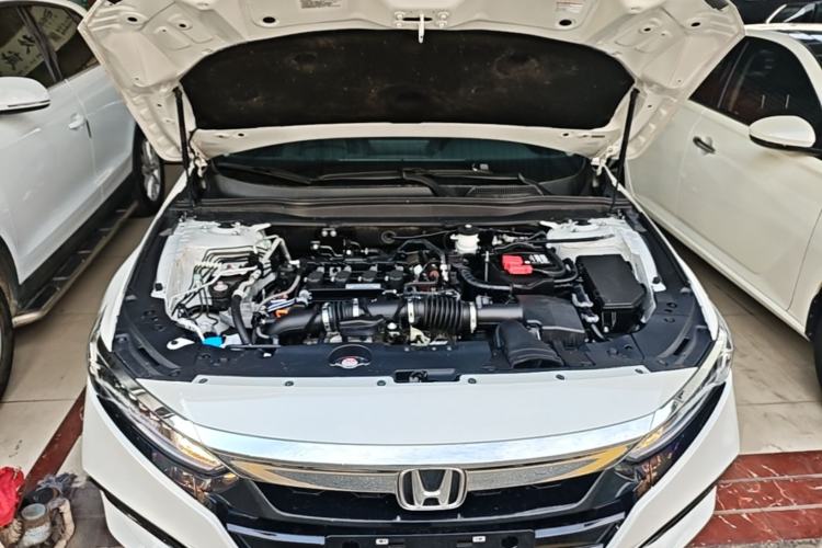 Used Honda Accord 2018 260TURBO Elite Edition China VI Engine Bay