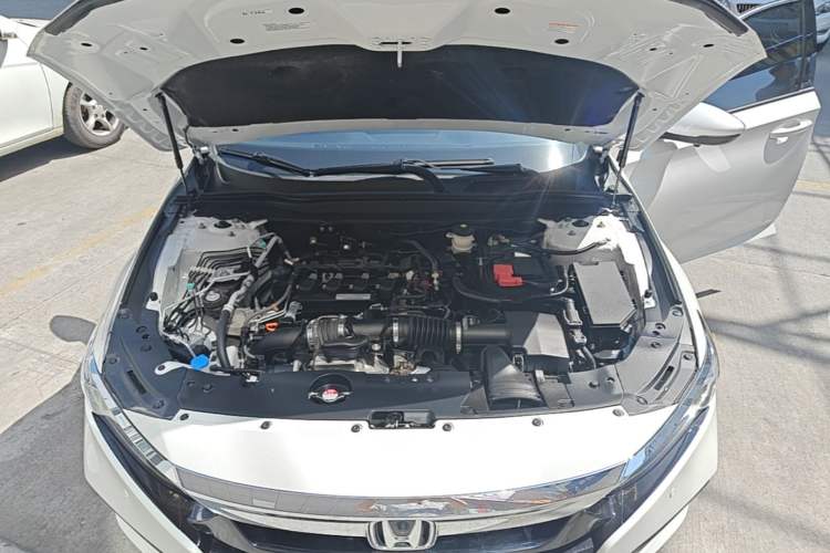 Used Honda Accord 2018 260TURBO Elite Edition China VI Engine Bay
