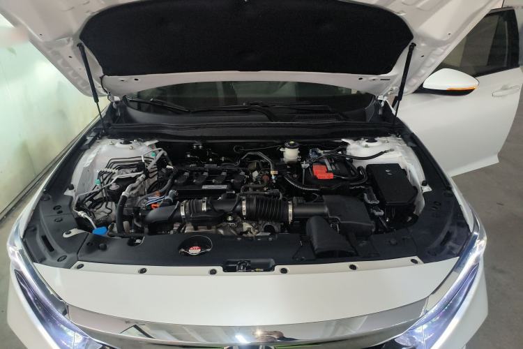 Used Honda Accord 2018 260TURBO Elite Edition China VI Engine Bay