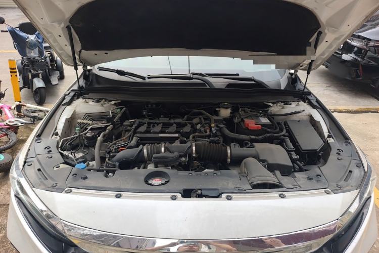 Used Honda Accord 2018 260TURBO Elite Edition China VI Engine Bay