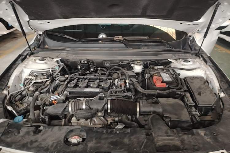 Used Honda Accord 2018 260TURBO Luxury Edition China VI Engine Bay