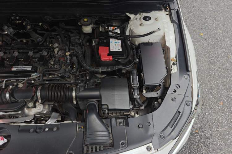 Used Honda Accord 2018 260TURBO Luxury Edition China VI Engine Bay Left