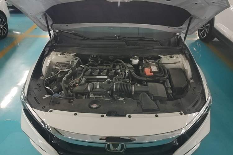 Used Honda Accord 2018 260TURBO Luxury Edition China VI Engine Bay