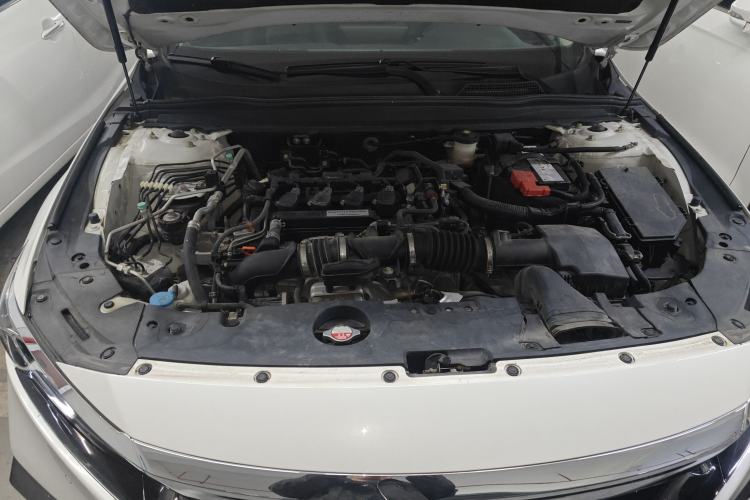 Used Honda Accord 2018 260TURBO Luxury Edition China VI Engine Bay