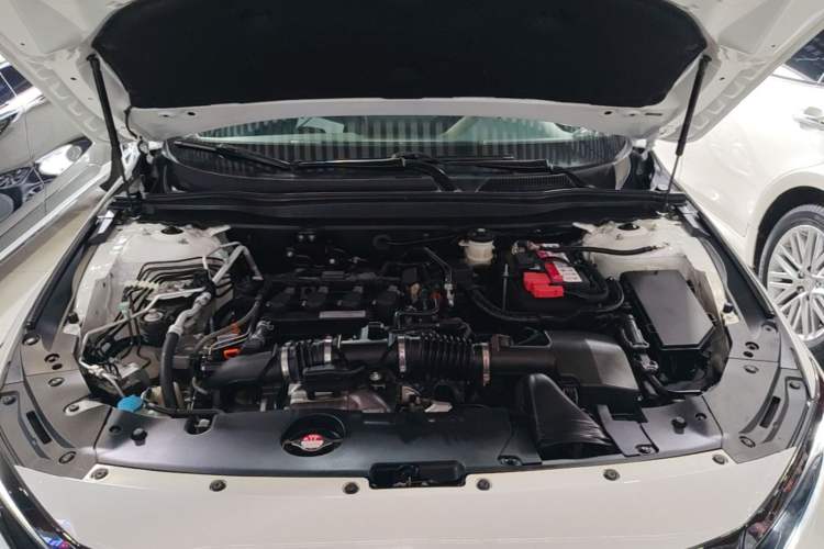 Used Honda Accord 2018 260TURBO Elite Edition China VI Engine Bay