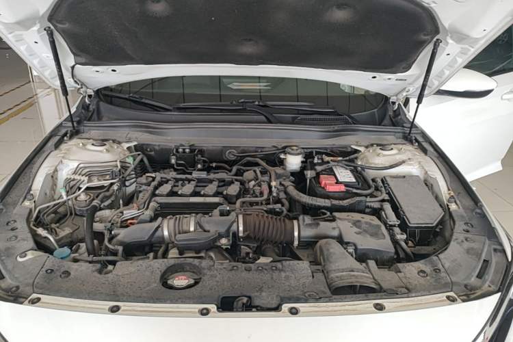 Used Honda Accord 2018 260TURBO Elite Edition China VI Engine Bay