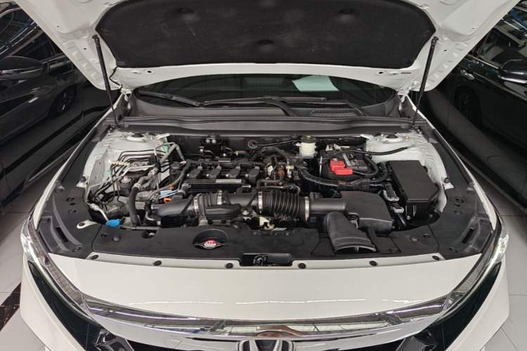 Used Honda Accord 2018 260TURBO Luxury Edition China VI Engine Bay