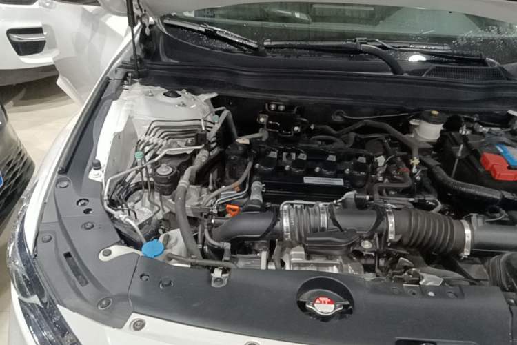 Used Honda Accord 2018 260TURBO Luxury Edition China V Emission Standard Engine Bay Right