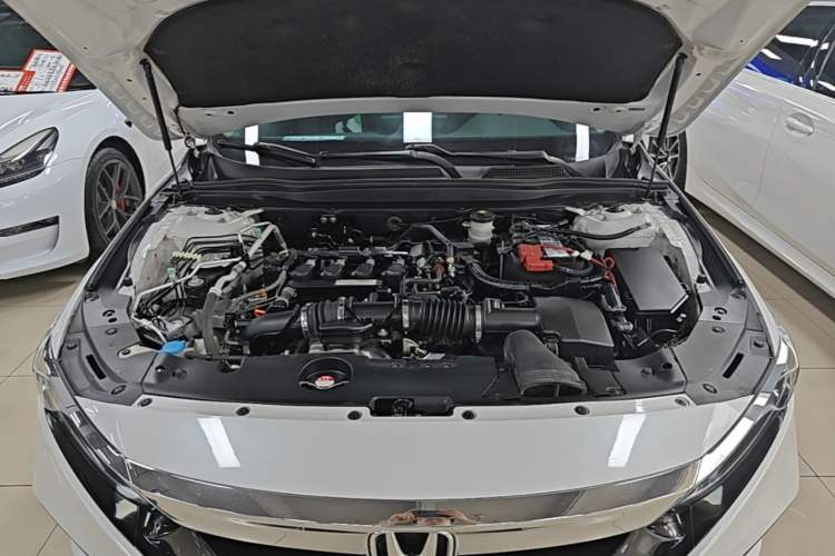 Used Honda Accord 2018 260TURBO Luxury Edition China VI Engine Bay