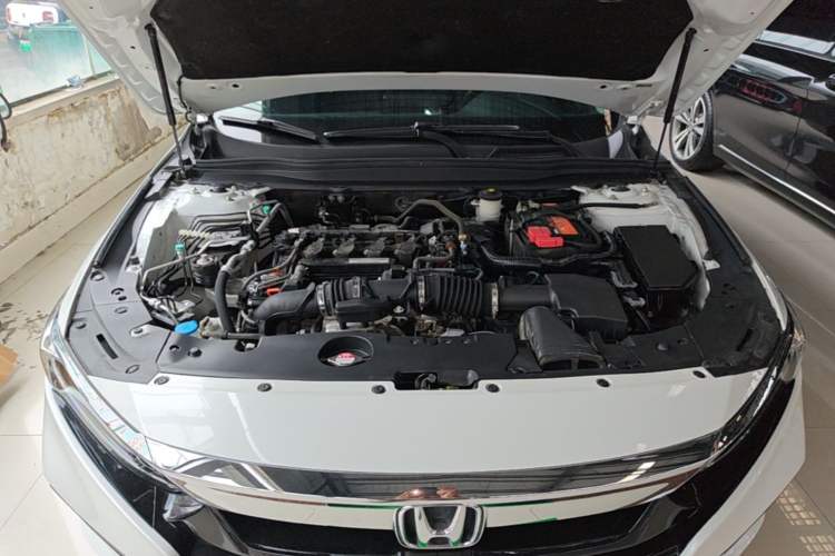 Used Honda Accord 2018 260TURBO Elite Edition China VI Engine Bay