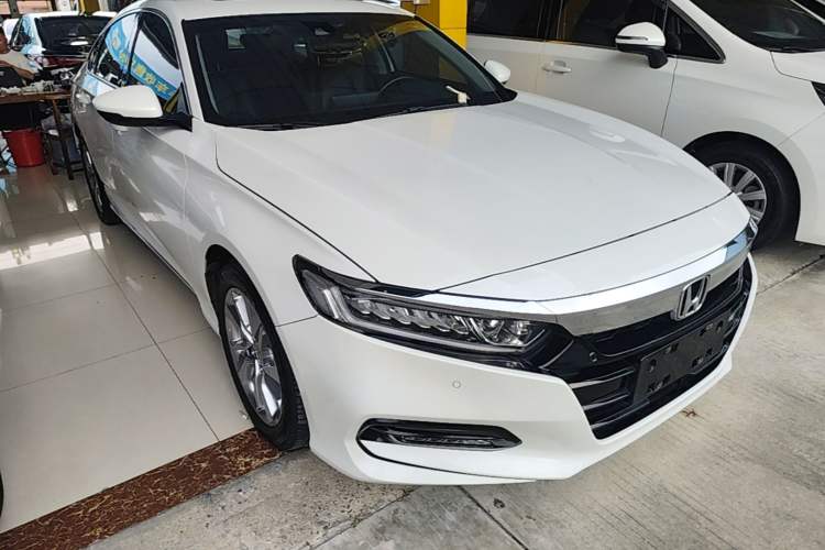 Used Honda Accord 2018 260TURBO Luxury Edition China V Emission Standard Front Right 45 Deg